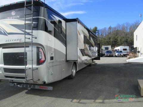 2021 Tiffin Motorhomes Allegro RED 38 KA Drivable vehicle in Concord