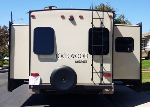 2018 Forest River RV Rockwood Ultra Lite 2703WS Towable trailer in Redlands