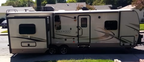 2018 Forest River RV Rockwood Ultra Lite 2703WS Towable trailer in Redlands
