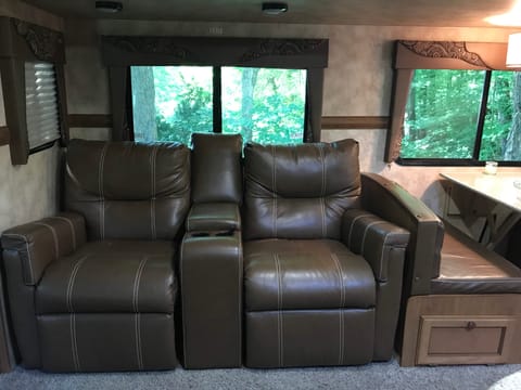 Family Fun Traveler Towable trailer in Mansfield