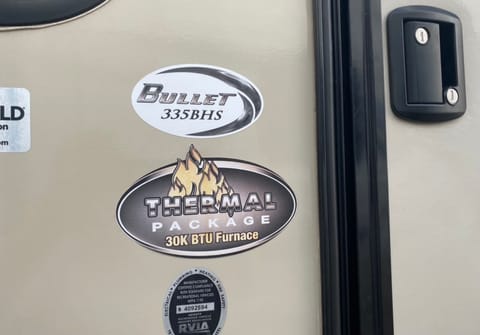 2016 Keystone RV Bullet 335BHS   33.5’ RV Ziehbarer Anhänger in Crystal Lake