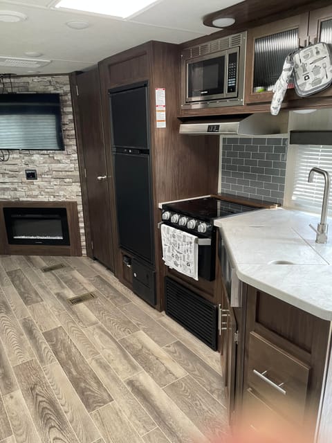 2019 Forest River RV Cherokee Grey Wolf Towable trailer in Ozark Mountains