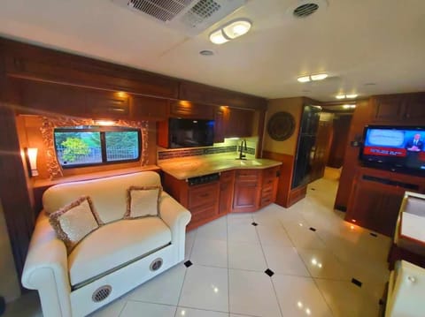 Beautiful 2013 Forest River RV Berkshire 390BH Veicolo da guidare in Neptune City