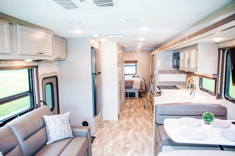 Luxury 2022 Thor Motor Coach Windsport 34J Drivable vehicle in Carolina Forest