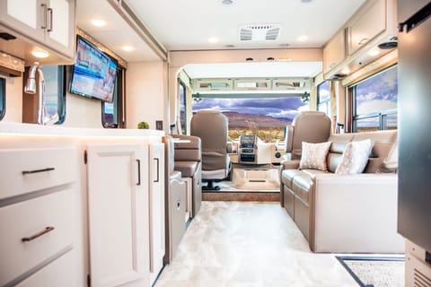 Luxury 2022 Thor Motor Coach Windsport 34J Drivable vehicle in Carolina Forest