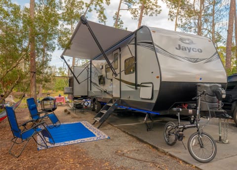 AMAZING + FUN 2BR *Delivery* @DISNEY & MORE! Towable trailer in Celebration