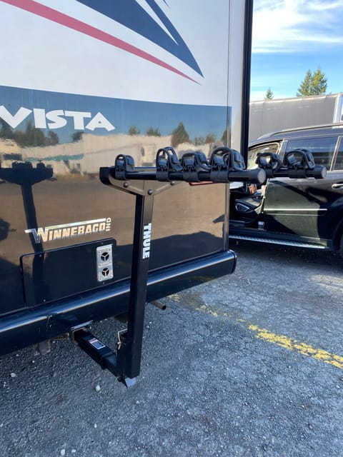 2016 Winnebago Vista 36 Y Drivable vehicle in Vancouver