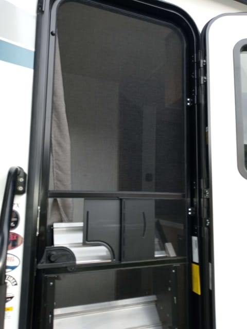 2021 Palomino Solaire 147 X Towable trailer in Hemet