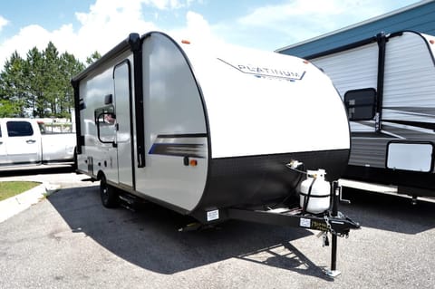 RMN Travel Trailers (Brand New 2021 Forest River) Tráiler remolcable in South Miami