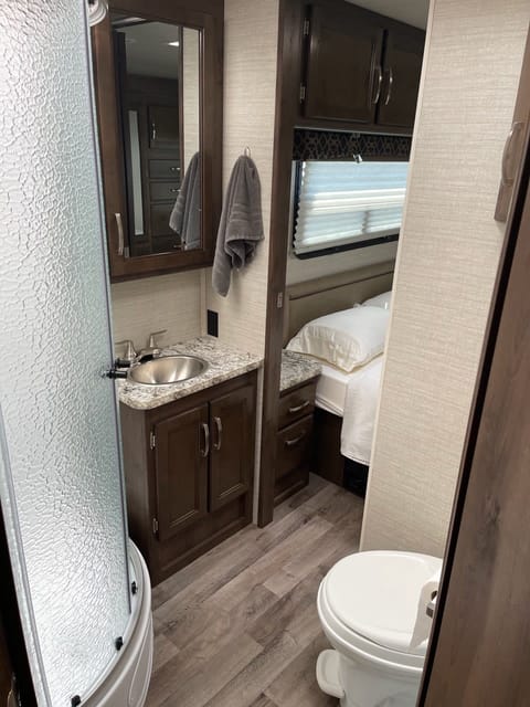 2020 Jayco Redhawk 31F Drivable vehicle in South San Francisco