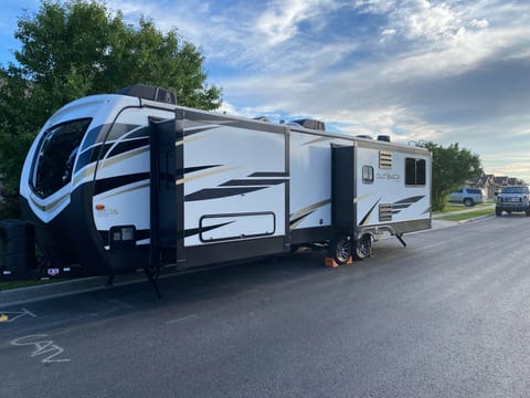 "Dick and Jackie's Home Away Suite" Towable trailer in West Jordan