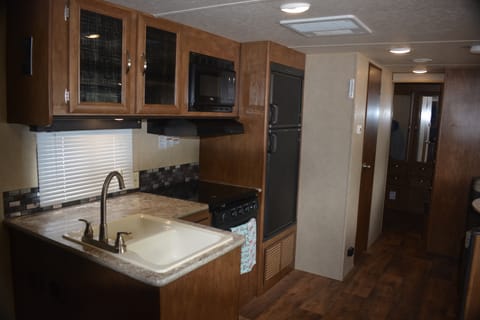 2016 Forest River RV Salem Cruise Lite 282QBXL Towable trailer in Lake Springfield
