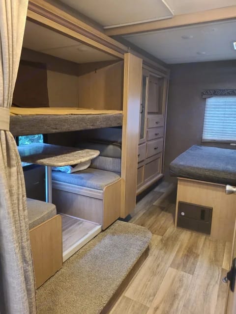 2019 Thor Motor Coach Four Winds 30D Drivable vehicle in Camarillo