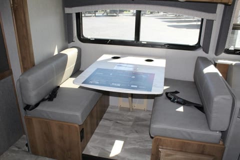 BRAND NEW 2021 Fleetwood RV Flair 35R Véhicule routier in Illinois