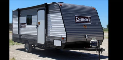 2021 Dutchmen RV Coleman Lantern LT Series 17B Ziehbarer Anhänger in Palmdale