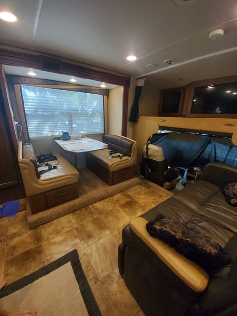 2014 Jayco Greyhawk 31DS Drivable vehicle in Parma