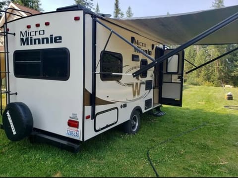Winnebago  Micro Minnie 1705RD SUV towable Tráiler remolcable in Federal Way