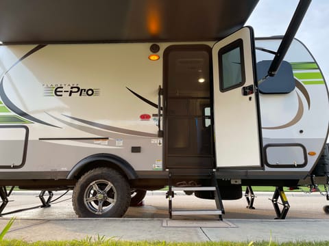 2021 Forest River RV Flagstaff E-Pro 16BH Towable trailer in Kyle