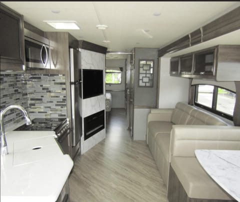 2021 Fleetwood RV Fortis 34MB Drivable vehicle in Summerlin