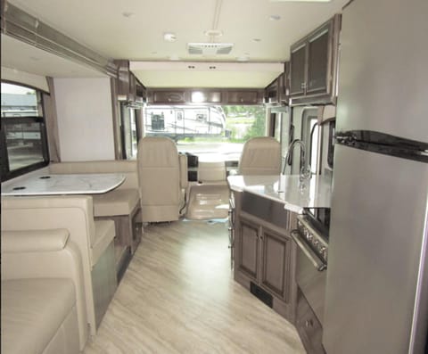 2021 Fleetwood RV Fortis 34MB Drivable vehicle in Summerlin