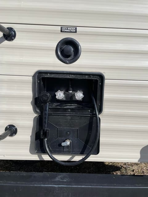 2018 Keystone RV Hideout 28BHSWE Towable trailer in Johnson Ranch