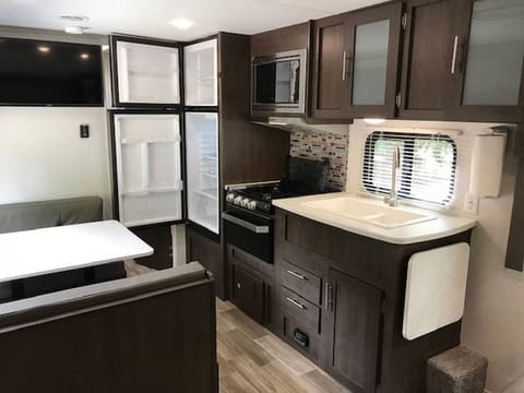 Forest River - Salem Cruise Lite 241QBXL Towable trailer in West Allis