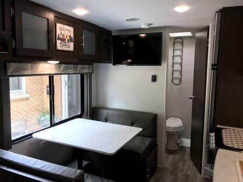 Forest River - Salem Cruise Lite 241QBXL Towable trailer in West Allis