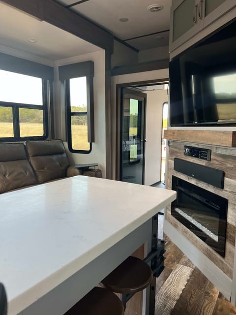 2021 Keystone RV Fuzion 419 Towable trailer in Wimberley