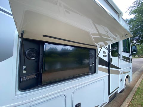 2018 Jayco Alante 31R Drivable vehicle in Wake Forest