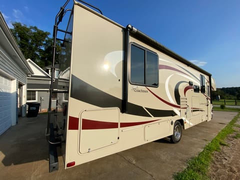 2019 Coachmen RV Leprechaun 319MB Drivable vehicle in Greer