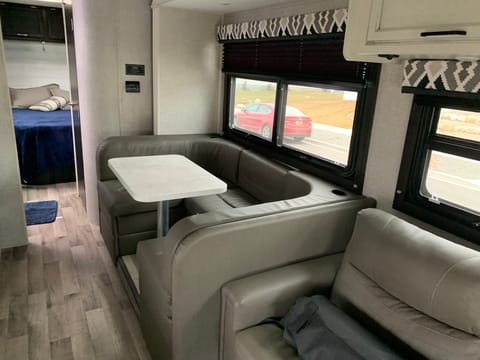 SUMMER SPECIAL - 2021 Jayco Redhawk 29XK Drivable vehicle in American Fork