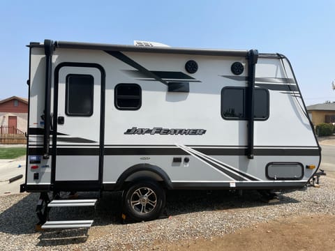 Brand new! Super lite! Sleeps up to 8! Towable trailer in Tehachapi