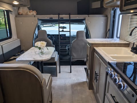 *NEW LISTING* 2021 Coachmen FL - 22XG - DELIVERY Vehículo funcional in Simi Valley