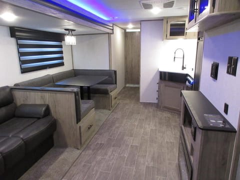 NEW 2021 Forest River Alpha Wolf 30DBH-L Tráiler remolcable in Modesto