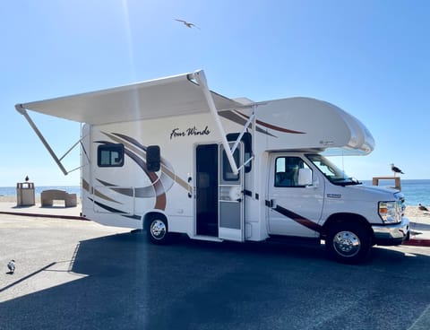 2019 Thor Four Winds 23U S4 Drivable vehicle in North Tustin