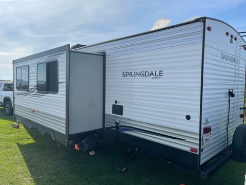 Spectacular and Super Comfortable Travel Trailer Tráiler remolcable in Discovery Bay