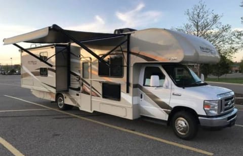 Yahaira’s Margaritawheels Family RV for 8 guests Véhicule routier in North Hills