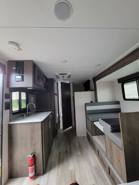 2021 Viking 2  BHS 1 slideout Vacation on Wheels Towable trailer in Kingwood