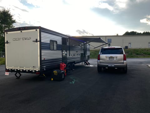 NEW 2021 Cherokee Grey Wolf 27RR with Patio! Towable trailer in Gainesville