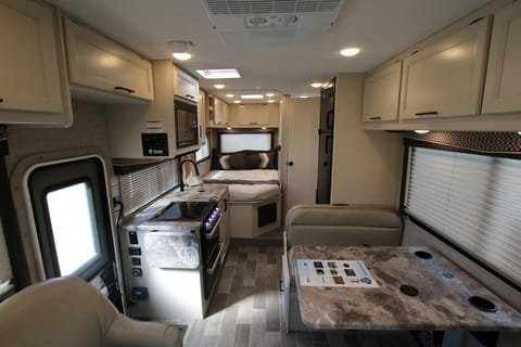 2022 Thor Motor Coach Chateau 23U-4137 Veicolo da guidare in Coloma