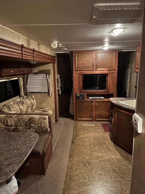 2011 Jayco Jay Flight G2 32BHDS Towable trailer in Houghton Lake