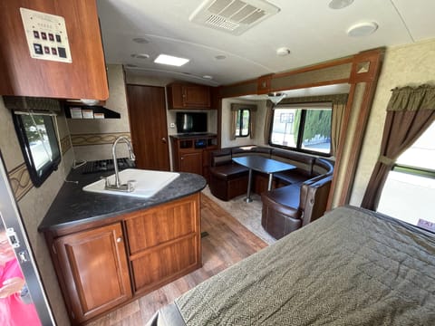 2014 Keystone RV Premier Ultra Lite 19FBPR Towable trailer in Gilroy