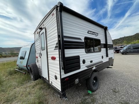 2021 Sunset Park RV Sun-Lite 16BH Towable trailer in Durango