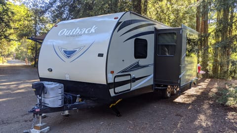 28' Keystone Outback Towable trailer in San Francisco Bay Area