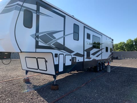 2021 Keystone RV Fuzion Impact 415 Towable trailer in Gilbert