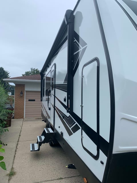 2022 Grand Design Momentum G-Class 21G Towable trailer in Shelby Township