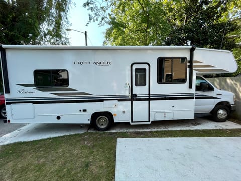 2022 Coachmen RV Freelander Drivable vehicle in Portsmouth