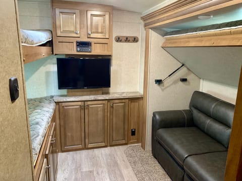 2019 Forest River RV Rockwood Signature Ultra Lite 8311WS Towable trailer in Maricopa