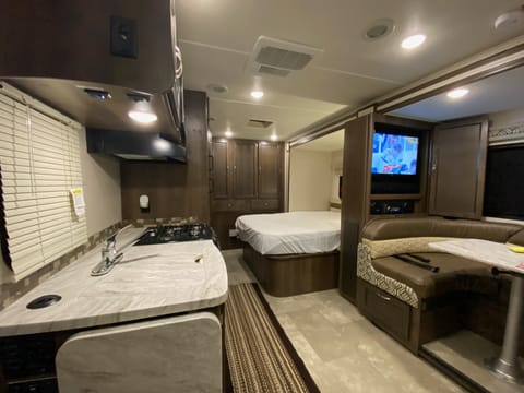 Luxury Mercedes Benz RV 2019 Prism 25 ft Vehículo funcional in Muscatine