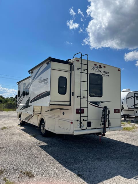 2018 Coachmen RV Pursuit Precision 27DS Drivable vehicle in Brandon